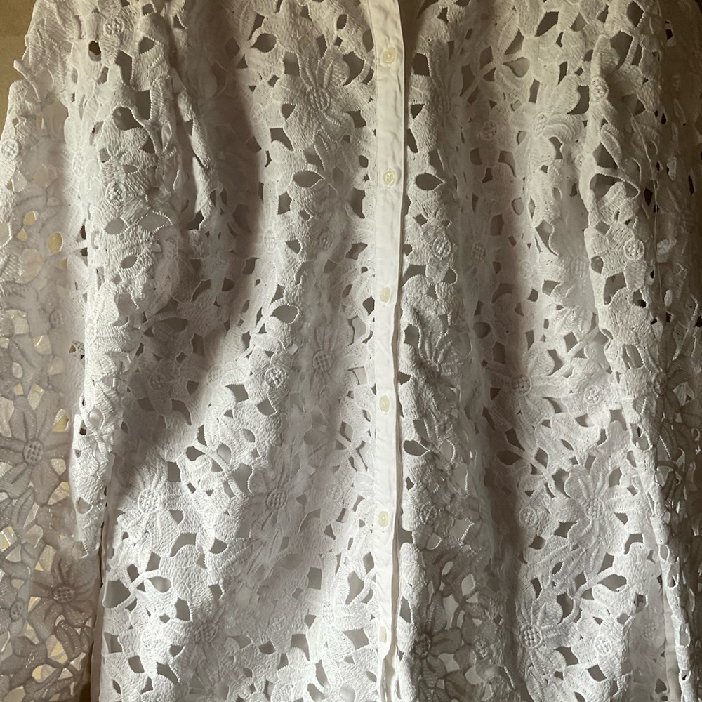 Banana Republic Classic White Blouse. Lace front. Size S. - Picture 4 of 11